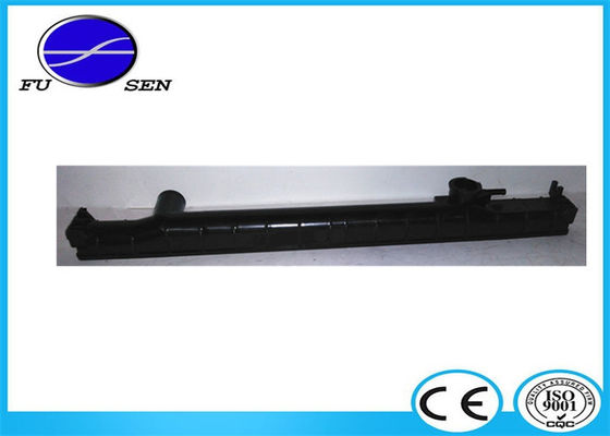 เปลี่ยนถังหม้อน้ำพลาสติกสำหรับโตโยต้า Tacoma AT OEM / ODM ยอมรับได้